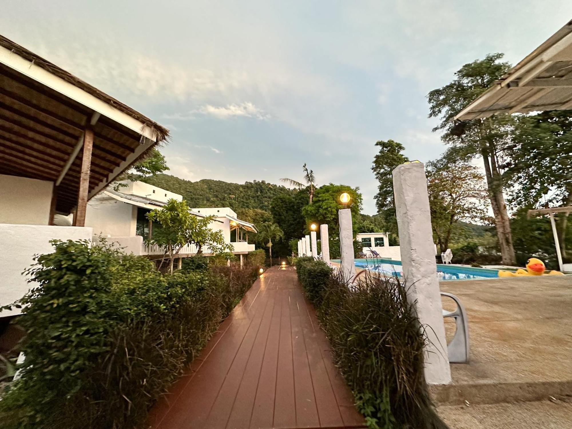 Отель Capital O 75411 Navagio​ Boutique​ Koh​ Chang​ Трат Экстерьер фото